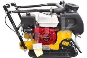 Виброплита ТСС TSS-VP70TH (колесный комплект, бак) фото