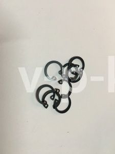 R 21144002 Кольцо стопорное D.14,7 мм LH20-2/LB30-2/40-2 для lb40-2 R 21144002 Кольцо стопорное D.14,7 мм LH20-2/LB30-2/40-2 для lb40-2 фото
