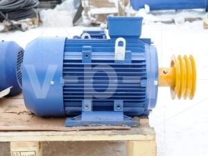 Электродвигатель со шкивом С416М к головке К22 для компрессора АСО-Бежецк Электродвигатель со шкивом С416М к головке К22 для компрессора АСО-Бежецк фото