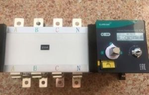 Реверсивный рубильник-переключатель с моторприводом 800А Реверсивный рубильник-переключатель с моторприводом 800А фото