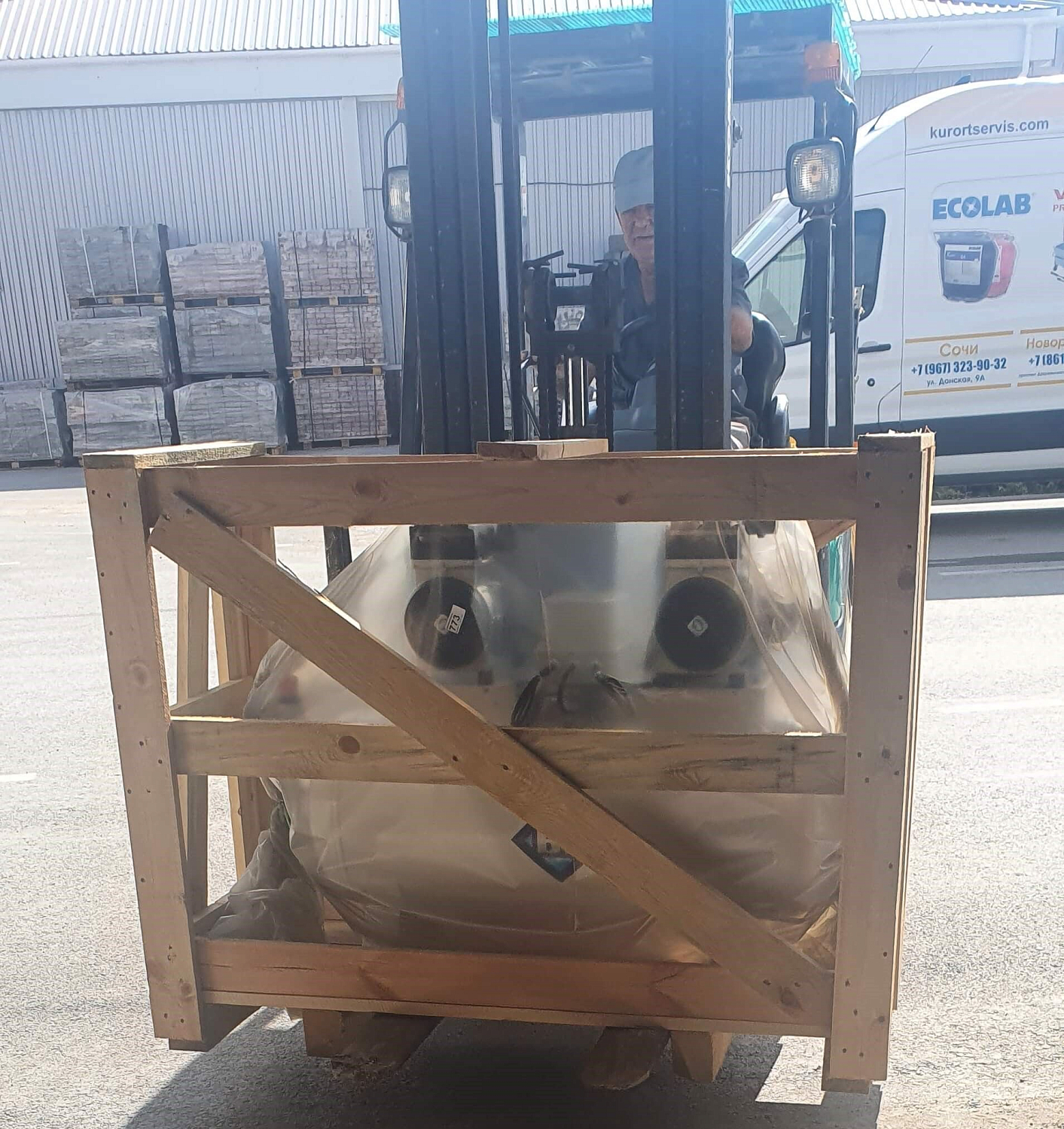 Отгрузка поршневого компрессора REMEZA СБ4/С-100.OLD20-3T в г. Симферополь