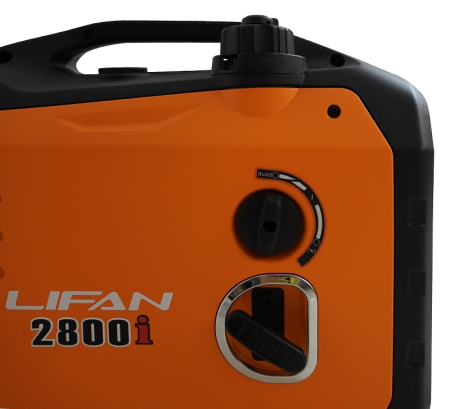 Бензиновый генератор  2800i