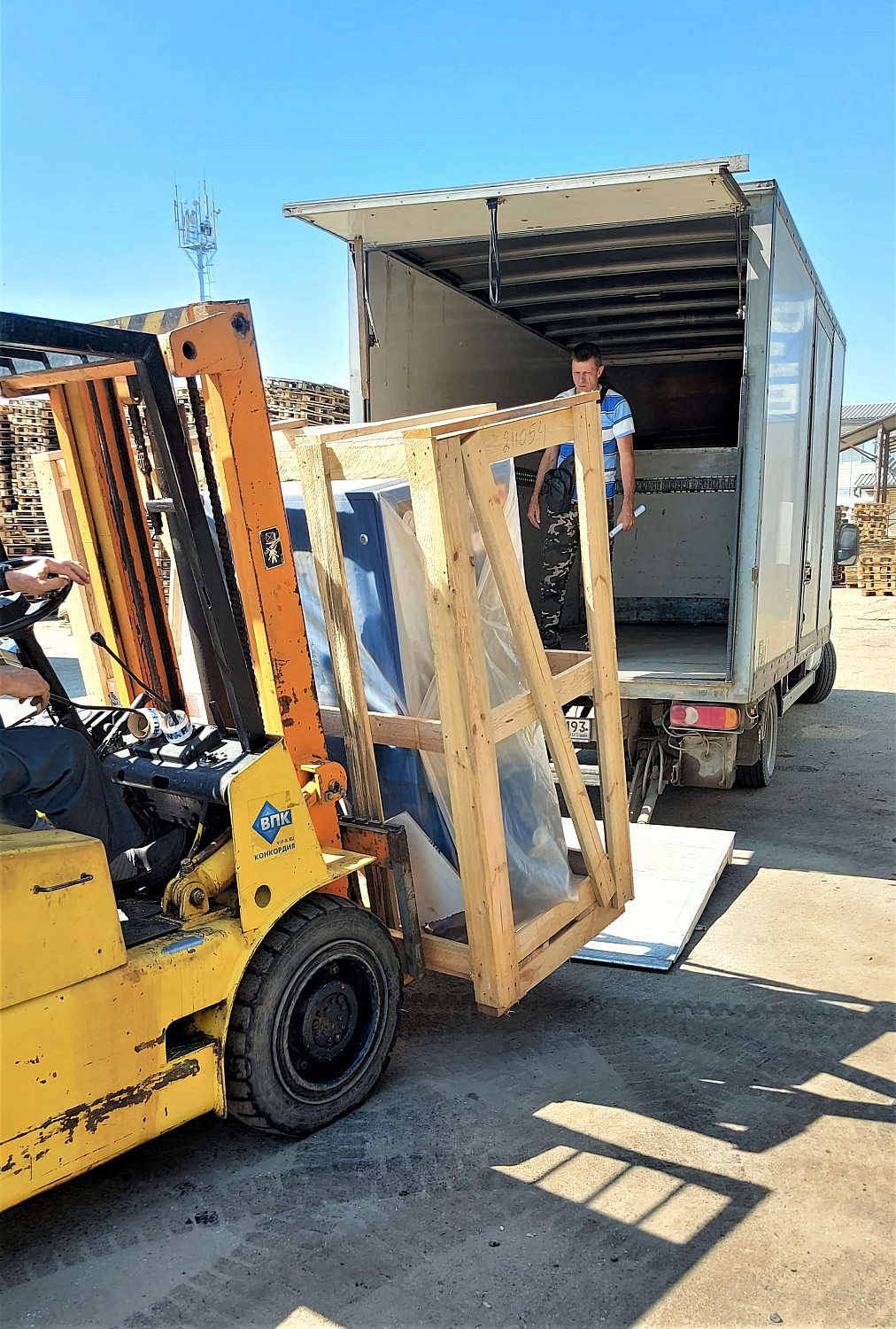 Отгрузка компрессора ВК7Т-10-270 для шиномонтажной мастерской в г. Крымск Отгрузка компрессора ВК7Т-10-270 для шиномонтажной мастерской в г. Крымск