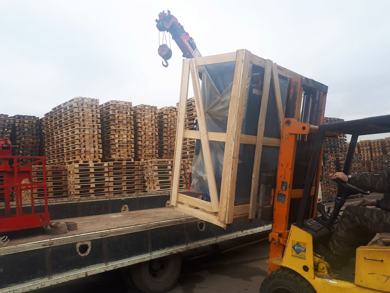 Отгрузка в Краснодаре винтового компрессора