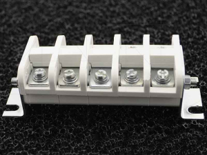 Блок клеммный КБ 25-05 для компрессора АСО-Бежецк Блок клеммный КБ 25-05 для компрессора АСО-Бежецк фото