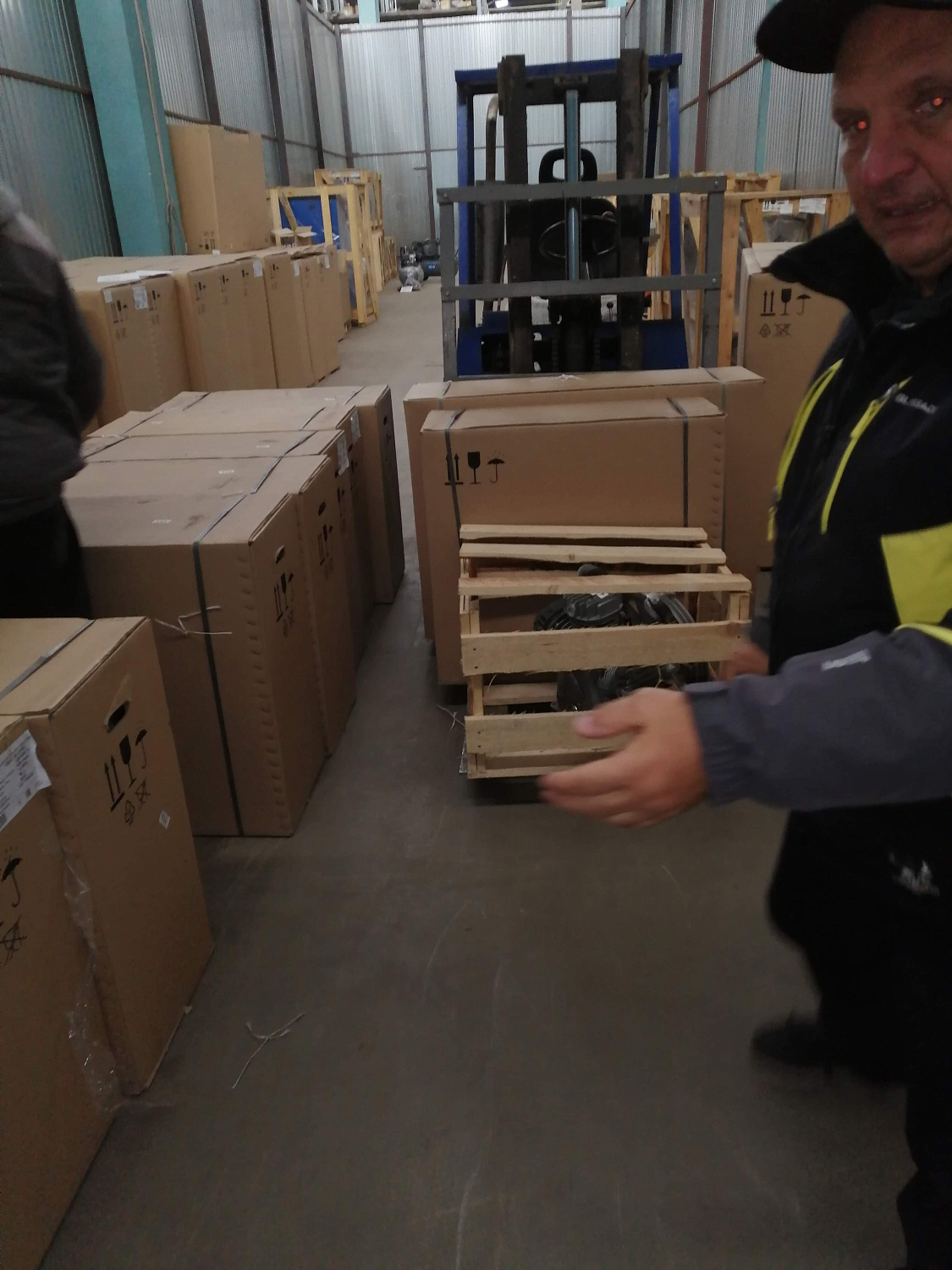 Отгрузка поршневых компрессоров в Воронеже