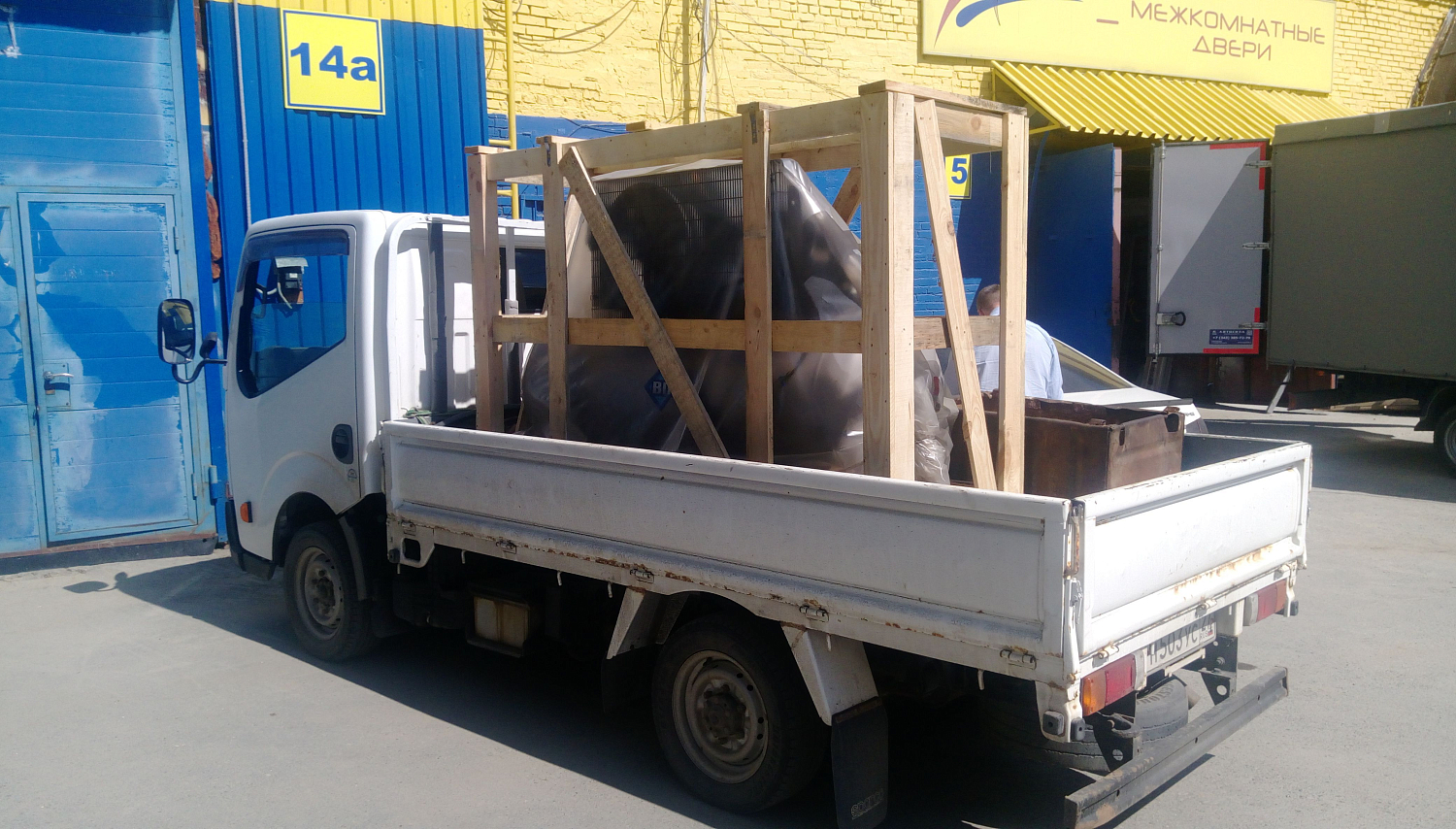 Отгрузка поршневого компрессора REMEZA клиенту в Екатеринбурге Отгрузка поршневого компрессора REMEZA клиенту в Екатеринбурге