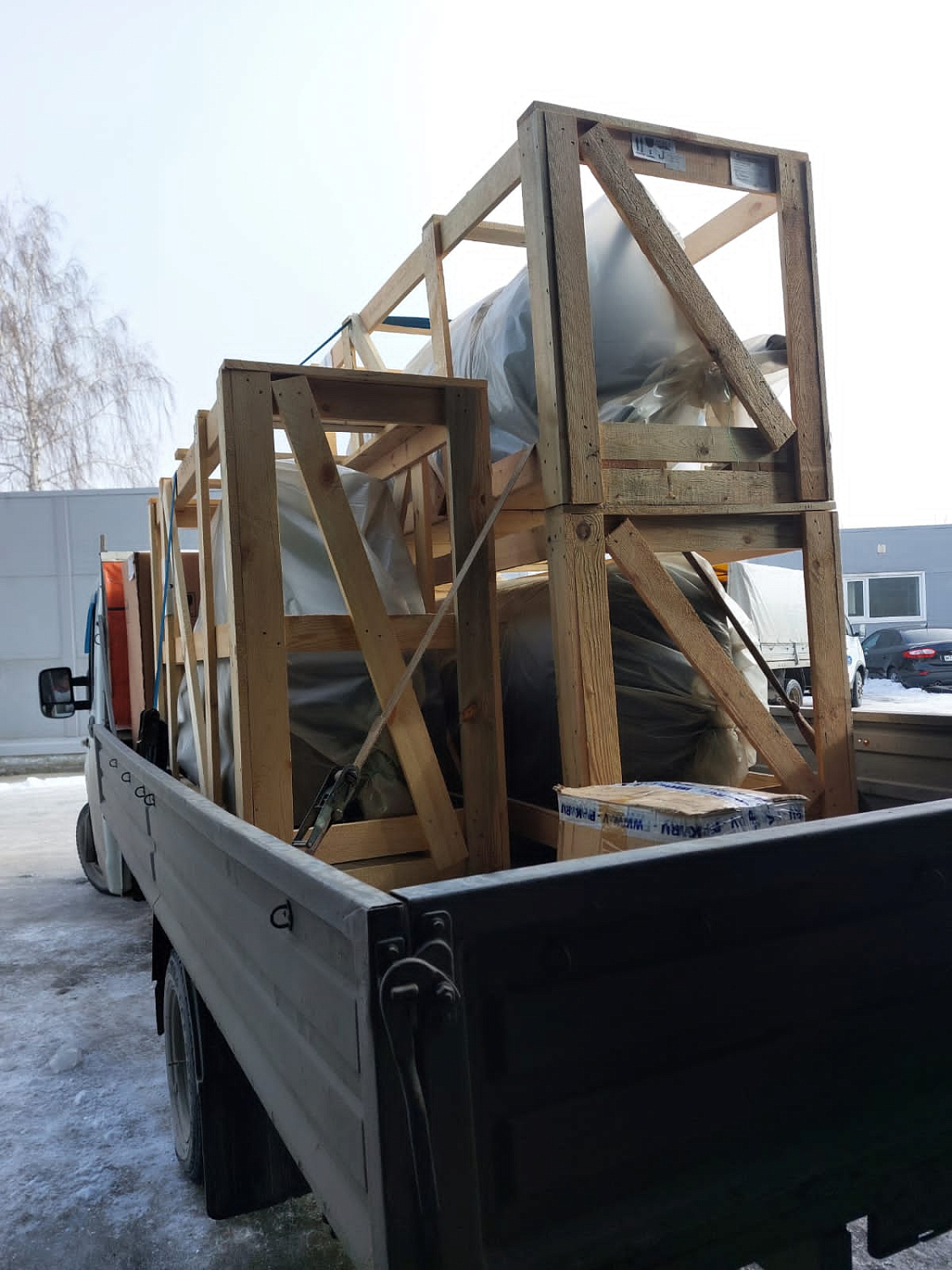 Отгрузка поршневого компрессора REMEZA СБ4/Ф-500.LT100, ресиверов и запчастей в г. Новосибирск